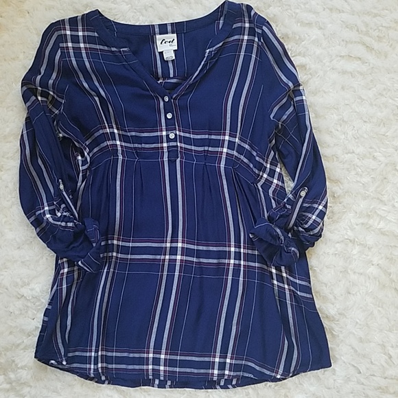 Luxe Essentials Apparel Tops - LED Luxe Essentials Maternity shirt size M Medium